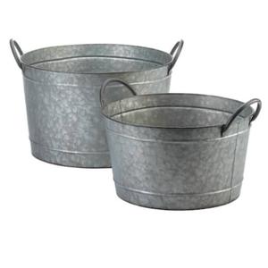 Jardinières décoratives en métal galvanisé faites à la main, forme ronde avec poignée, pour usage intérieur et extérieur, lot de 2 - Product Image 1