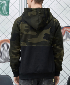 Sweat à capuche camouflage pour homme, manches raglan, en polaire, pull décontracté pour l'automne, design à bas noir - Product Image 2