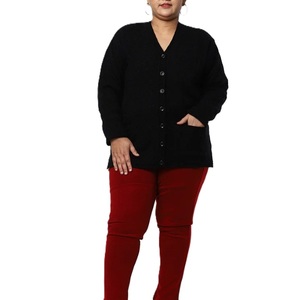 Cardigan décontracté pour femmes avec col en V, couleur unie, tissu respirant, fermeture à boutons sur le devant, pour la saison hivernale, en provenance du Bangladesh - Product Image 6