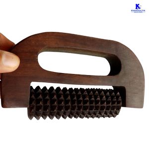 Rodillo de masaje de acupresión de madera con punta K Star K382A para alivio del dolor de puntos gatillo y mejora de la circulación - Product Image 1