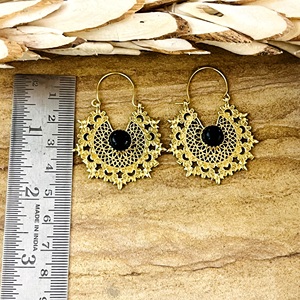 Pendientes Boho de Diseño Moderno, Joyería Tribal de Latón para Mujer, Bañados en Oro de 18k, con Filigrana, Ónix y Geometría, Venta al por Mayor/OEM - Product Image 6