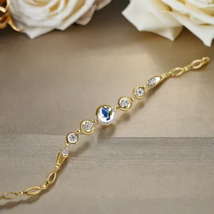 Exquisita Pulsera con Dije de Ojo Chapado en Oro de 22K para Mujer con Brillantes Detalles de Circonio y un Motivo Protector Central - Product Image 3