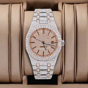 Reloj Moissanite de firma hecho a mano-Reloj de lujo brillante, reloj de joyería iced Hip Hop hecho en India que pasa el probador de diamantes - Product Image 1