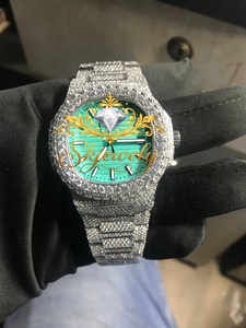 Montre Iced Watch avec bracelet en cristal, cadran vert, boîtier carré argenté, style bijou - Product Image 1