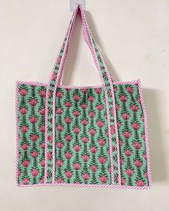 Sac à bandoulière en coton indien vintage fait main pour femme, imprimé à la main, matelassé, avec fermeture éclair, idéal pour la plage, l'été et l'hiver - Product Image 4