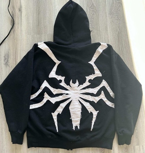 ผู้ผลิตขายส่งเสื้อฮู้ดดี้ผู้ชายแบบหนาพิเศษ ตัดเย็บแบบไหล่ตก พร้อมปักลายแมงมุม - Product Image 4