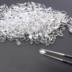 Topacio blanco natural de 6x3 mm, corte marquesa, piedra preciosa suelta de la mejor calidad para la fabricación de joyas. - Product Image 1