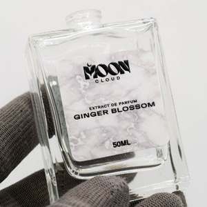 Etiquetas de PVC Duraderas Personalizadas Premium para Botellas de Perfume y Adhesivos Reutilizables Resistentes al Agua y a los Rayos UV - Product Image 4