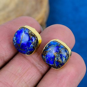 Boucles d'oreilles clous en pierre précieuse naturelle Lapis Lazuli forme coussin, finition or 18 carats sur argent sterling 925 - Product Image 3