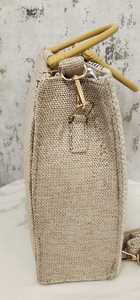 Sac fourre-tout en jacquard tissé à la main avec franges en pompons aux tons terreux et poignées en bois - Product Image 2