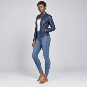 Chaqueta de cuero premium para mujer que combina moda moderna, calidad duradera, forro suave y diseño versátil para el día a día. - Product Image 5