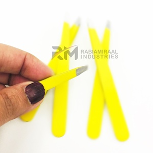 Pince à épiler inclinée en acier inoxydable de qualité supérieure avec logo personnalisé pour l'épilation et la beauté - Product Image 5