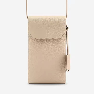 Bolsos de hombro para mujer, diseño moderno, amplio espacio de almacenamiento, sensación ligera, ideales para el estilo de vida diario y salidas. - Product Image 4