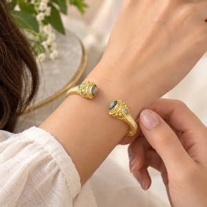 กำไลข้อมือแบบเปิดปรับได้ประดับด้วยพลอยลาบราโดไรต์และอะคาเซโดนี CZ สำหรับผู้หญิง ชุบทอง 18k ป้องกันการหมองคล้ำ - Product Image 3
