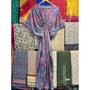 Kaftan en soie fleuri pour femme, robe de plage élégante, paréo pour maillot de bain, par Ethnic Craft Hub, fabriqué en Inde - Product Image 5