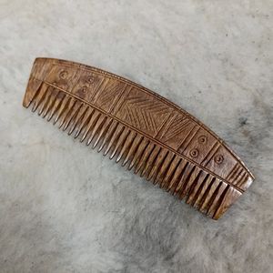 Peigne à barbe en bois au design sculpté de qualité supérieure, peigne à cheveux naturel, anti-statique, outil de coiffage avec emballage cadeau - Product Image 2
