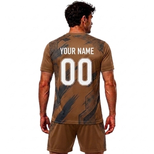 Conjunto de Camiseta de Fútbol Personalizada para Hombre, Color Marrón Oscuro y Rosa, Estampado Geométrico, Impresión por Transferencia de Calor, Transpirable, de Secado Rápido, Corte Atlético, Pantalón Corto - Product Image 2