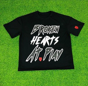 Camiseta Urbana Extra Grande Personalizada con Estampado Gráfico de Corazones Rotos, Algodón Grueso, Unisex, Fabricante OEM ODM - Product Image 1
