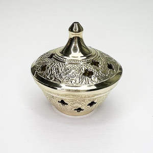 Vente en gros de brûleur d'encens gravé en laiton de luxe personnalisé top vente porte-encens et diffuseur en métal arabe décoratif pour la maison - Product Image 4