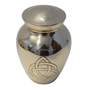 Triquetra โกศใส่ศพทำจากทองเหลืองสำหรับงานศพ - Product Image 1