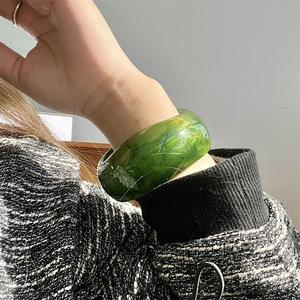 Nouveaux Bracelets Manchette en Résine Marbrée Tendance pour Femme, Bracelets Géométriques en Résine, Bracelets Manchette Simples et Charmants pour Femme - Product Image 2