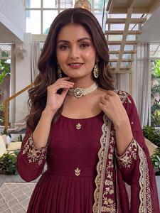 Latest Women <b>Wedding</b> Wear Latest Designer Collections for Women Wear <b>Clothes</b> Traditional Wear <b>Pakistani</b> Salwar Kameez Suit - Product Image 4