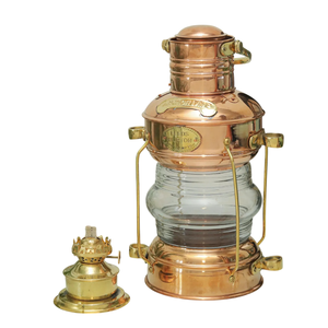 Lámpara de Queroseno de Latón Antiguo, Decoración Náutica Marítima, Lámpara de Aceite Leeds - Product Image 1