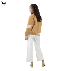 Service OEM ODM – Nouvelle veste universitaire pour femme 2026 avec logo lettre W, manches longues, col rabattu, tenue d'automne avec pantalon blanc - Product Image 3