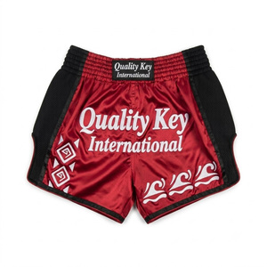 Shorts de Muay Thai pour hommes Quality Key International en satin rouge avec taille élastique et côtés en mesh respirant - Product Image 1