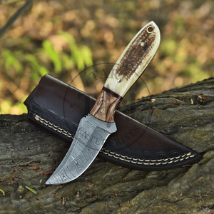Couteau de chasse à lame fixe en acier Damas, fabriqué à la main, personnalisable OEM, manche en os de cerf, étui en cuir, garantie 3 ans - TARJ ENTERPRISES - Product Image 1