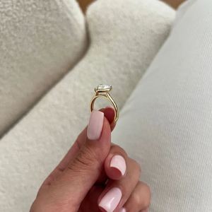 Anillo de Compromiso y Boda de Lujo con Diamante Cultivado en Laboratorio de Corte Marquesa de 1.5 CT, Chapado en Oro de 14K, con Engaste de Garras, para Mujer - Product Image 2