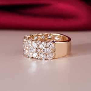 แหวนวงเรียบประดับเพชรทรงกลมและทรงลูกแพร์ที่เพาะเลี้ยงในห้องปฏิบัติการสำหรับผู้หญิง ทองคำแท้ 14K ของขวัญหมั้นสุดทันสมัยสำหรับแฟนสาว - Product Image 4