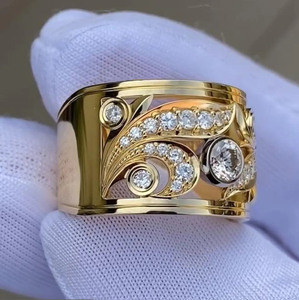 Anillo de Aniversario de Diseño Único con Biseles Anchos de Dos Tonos y Diamantes de Moissanita Redondos de Corte Brillante Estilo Vintage - Product Image 3