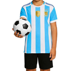 Tenue de football personnalisée respirante par sublimation pour enfants et jeunes – Ensemble maillot et short rayé pour équipe de football – Kit d'équipement d'équipe personnalisé - Product Image 1