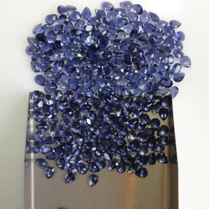 Iolita natural de 4x3 mm, corte pera, gema suelta de la mejor calidad con efectos pleocroicos para la fabricación de joyas. - Product Image 4