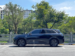 รถยนต์ Li Auto L7 Pro Smart Refresh EREV SUV ปี 2025 วิ่งได้ 2400 กม. 5 ที่นั่ง เครื่องยนต์ 1.5T ขับเคลื่อน 4 ล้อ ขายส่ง - Product Image 2