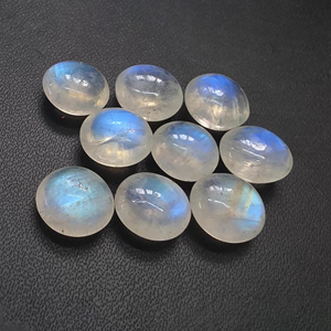 Piedra de Luna Arcoíris Natural, Corte Briolette Redondo, Calibrada, con Fuego Azul, Disponible en Todos los Tamaños - Product Image 2