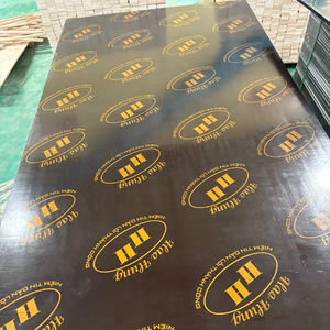 Contrachapado Ecológico de Primera Calidad con Revestimiento de Película Negra/Marrón de 1220x2440x18mm (4x8 pies), Grado E1, para Construcción y Muebles - Product Image 1