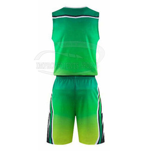 Uniformes de fútbol con logotipo personalizado OEM, conjuntos de camisetas de último diseño fabricados en Pakistán con precisión de fábrica - Product Image 3