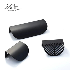 Tiradores de latón negro ecológicos, modernos, sencillos y con diseño calado para puertas de armarios de cocina y baño, venta al por mayor - Product Image 1