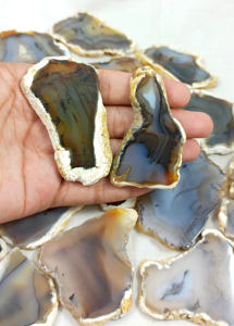 พลอยคาโบชองขัดเป็นชิ้นโมราธรรมชาติทรงหลังเบี้ยขนาดใหญ่มีรูปร่างและขนาดแตกต่างกันขายส่งจำนวนมาก - Product Image 2