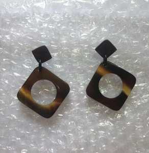 Boucles d'oreilles tendance et modernes en corne pour femme, écologiques, luxueuses, excellentes, à la mode, artisanales et polies - Product Image 5