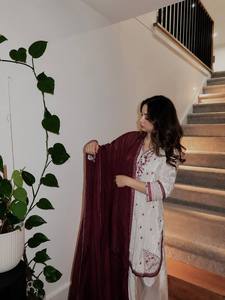 <b>Women</b> White Maroon Embroidered <b>Kurta</b> Dupatta Set Indian Pakistani Traditional Ethnic Wear - Product Image 2