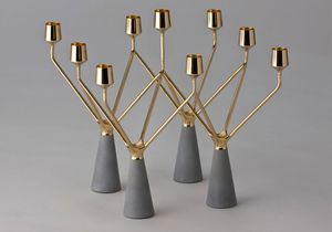 Portavelas de Latón de Lujo con Brillo, Soporte de Latón Hecho a Mano con Estilo Herencia, Portavelas de Latón con Toque Real, Soporte de Latón para Velas Atemporal - Product Image 2