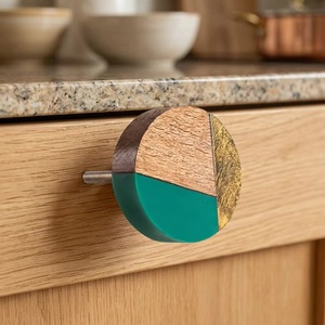 Bouton de meuble rond en bois avec incrustation en résine verte, poignée de meuble moderne et écologique réglable pour tiroir de cuisine - Product Image 5