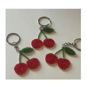 Breloque porte-clés cerise perlée, à accrocher aux clés ou comme breloque de sac, avec feuilles rouges et vertes, pour sac à main, porte-monnaie, clés de voiture, cadeau d'anniversaire, décorative - Product Image 2