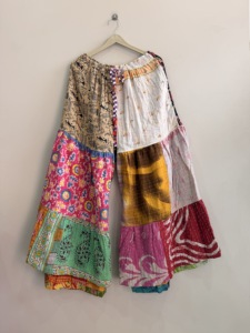 Pantalon Harem Palazzo Bohème à Motifs Floraux Colorés, Taille Élastique, Fait Main, Coton Vintage, Écologique et Respirant - Product Image 1