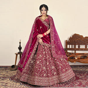 Conjunto de Lehenga de Terciopelo de Lujo con Artesanía Ornamentada |   Traje Tradicional de Novia para Comercio Internacional - Product Image 3