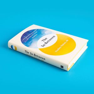 The In Between โดย RN วลาฮอส แฮดลีย์หนังสือภาษาอังกฤษปกอ่อนแนวโรแมนติก - Product Image 2
