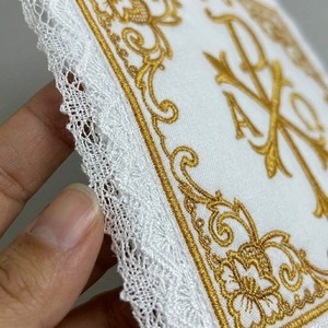 Copa litúrgica bordada a medida con símbolo Chi Rho dorado y borde de encaje - Product Image 2